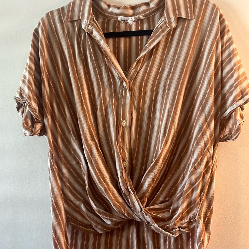 Bcbgeneration High-Low Button-Up Collared Top - image 1